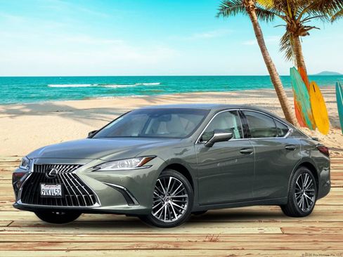 Used 2025 Lexus ES 300h w/ Premium Package image 2