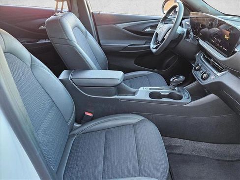 Used 2025 Buick Envista Preferred image 24