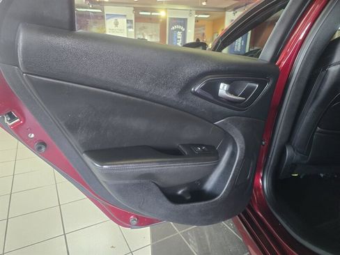 Used 2016 Chrysler 200 S w/ Comfort Group image 8