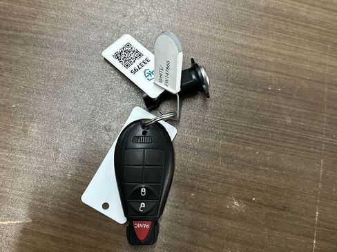 Used 2014 Jeep Cherokee Latitude FWD image 29
