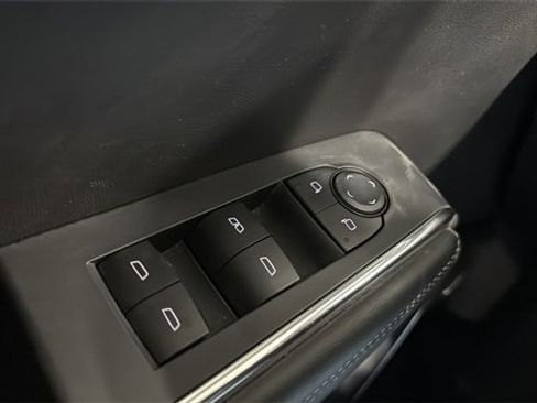 Used 2025 GMC Acadia Elevation image 22