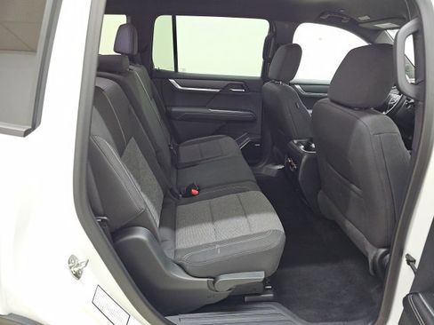 Used 2025 GMC Acadia Elevation image 21