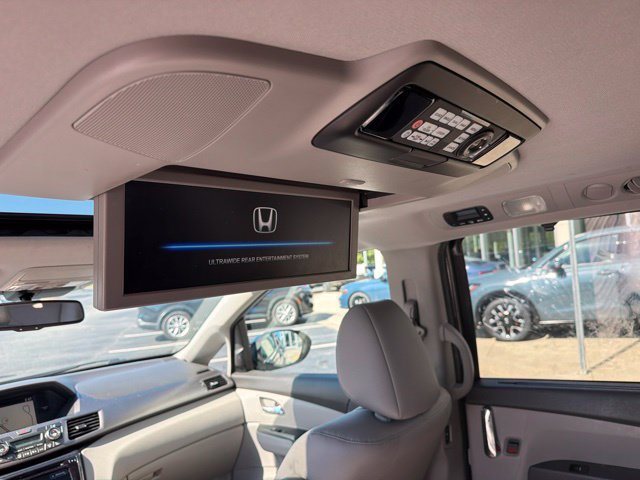 Used 2015 Honda Odyssey Touring Elite image 14