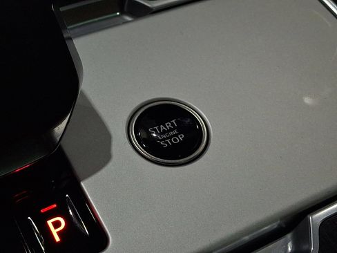 Certified 2024 Land Rover Range Rover SE image 22