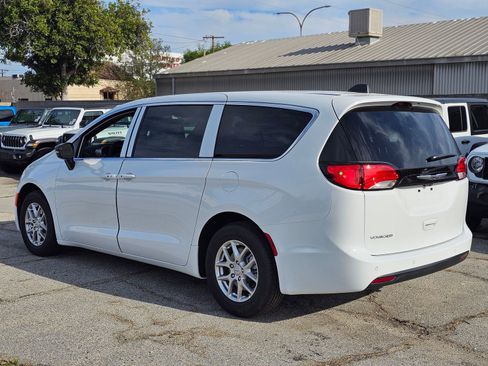 New 2026 Chrysler Voyager LX image 5