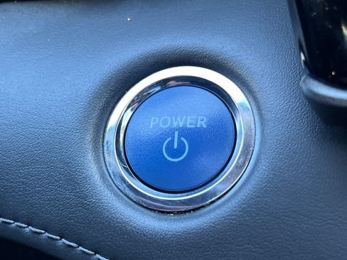 Certified 2022 Toyota Highlander XLE AWD/4WD image 25