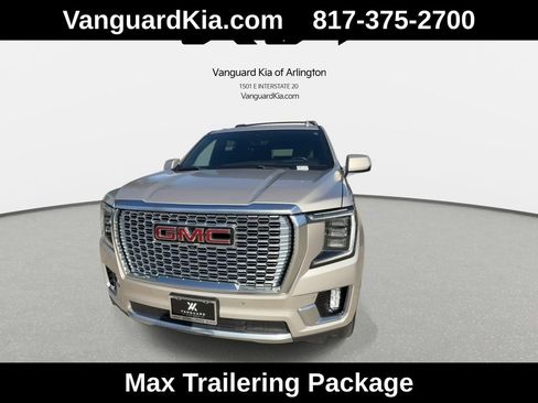 Used 2022 GMC Yukon XL Denali w/ Denali Premium Package AWD/4WD image 3