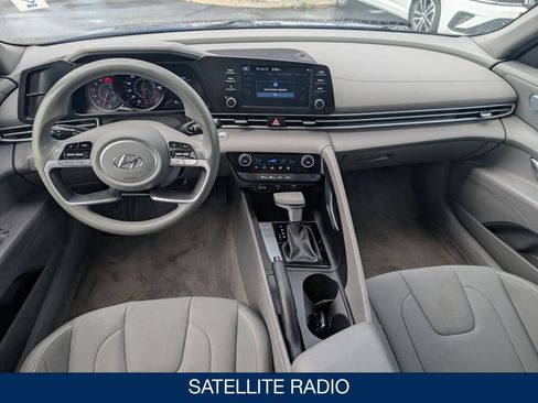 Used 2023 Hyundai Elantra SEL w/ Preferred Accessory Package FWD image 17