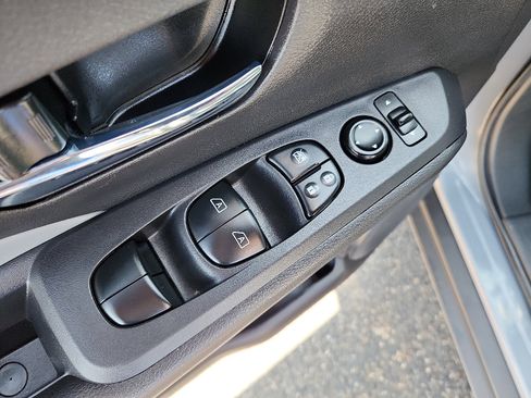 Used 2024 Nissan Kicks SR w/ SR Premium Package image 10