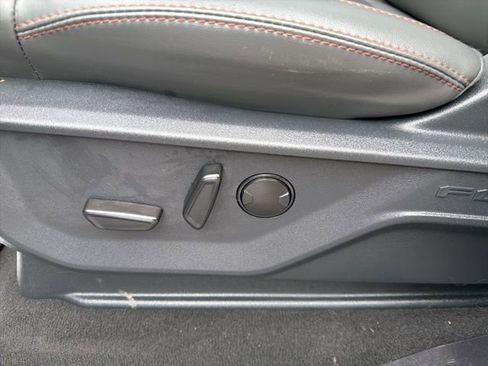 Used 2025 Ford Expedition Active image 31