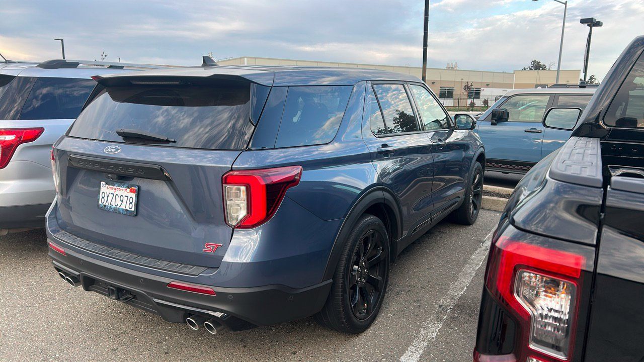 Used 2021 Ford Explorer ST w/ Equipment Group 401A AWD/4WD image 2