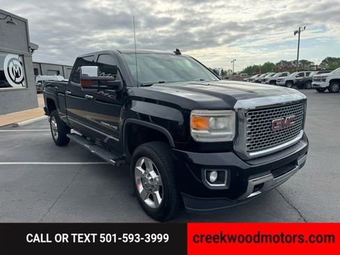 Used 2015 GMC Sierra 2500 Denali w/ Duramax Plus Package image 2