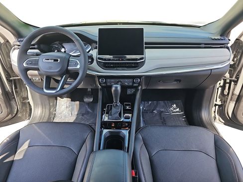 Certified 2023 Jeep Compass Limited AWD/4WD image 9