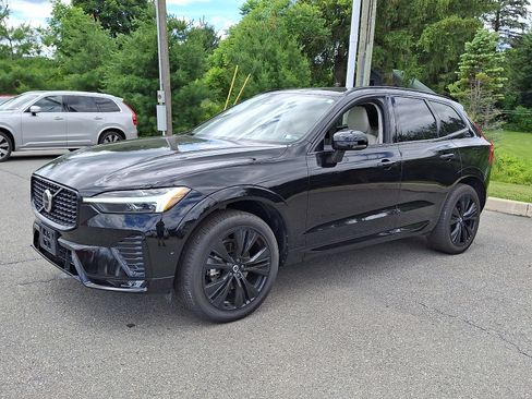 Certified 2023 Volvo XC60 B5 Ultimate w/ Climate Package AWD/4WD image 3