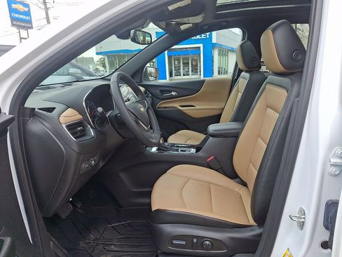 Used 2023 Chevrolet Equinox Premier image 12