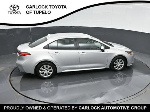 Used 2025 Toyota Corolla LE FWD image 41