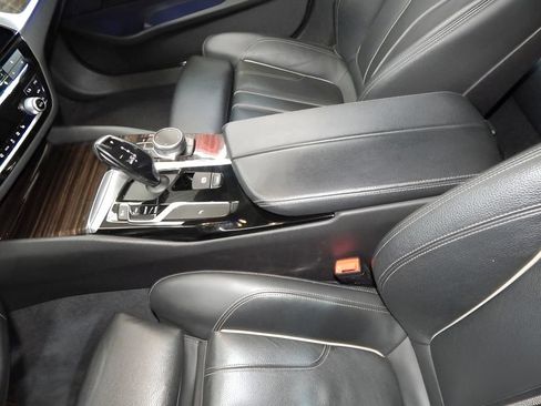 Used 2019 BMW 540i xDrive AWD/4WD image 16