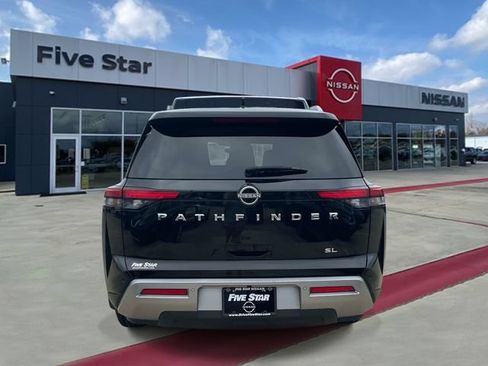 Used 2024 Nissan Pathfinder SL FWD image 5