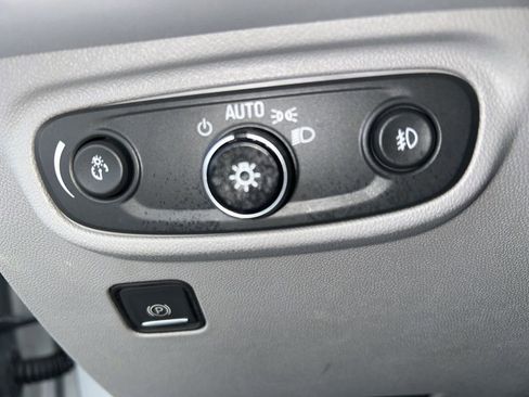 Used 2022 GMC Terrain SLT w/ Infotainment Package II image 15