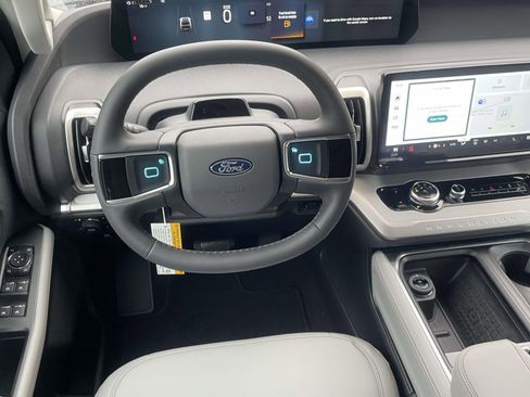 New 2025 Ford Expedition Max Active AWD/4WD image 9