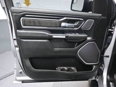 Used 2022 RAM 1500 Laramie AWD/4WD image 9