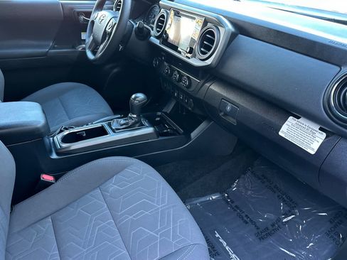 Used 2019 Toyota Tacoma TRD Off-Road w/ Technology Package image 15