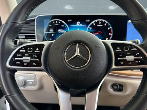 Used 2022 Mercedes-Benz GLE 350 4MATIC w/ Premium Package image 10