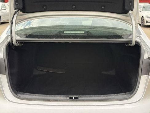 Used 2025 Toyota Corolla LE FWD image 30