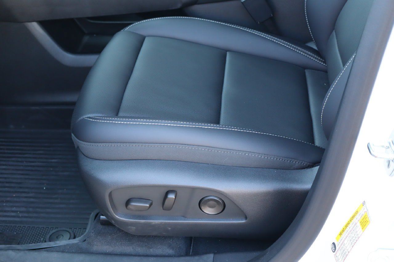 Used 2027 GMC Terrain Elevation w/ Elevation Premium Package FWD image 14