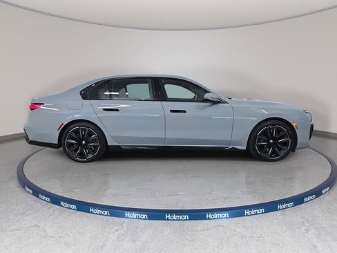 Used 2025 BMW 760i xDrive 760i xDrive w/ Premium Package image 6