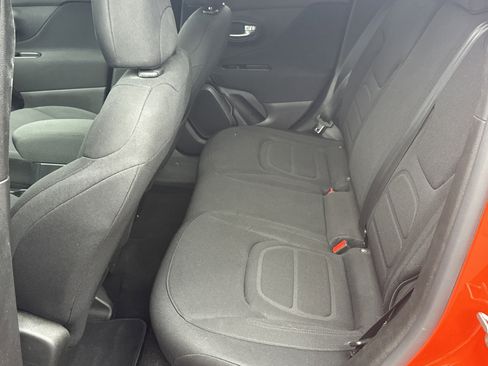 Used 2019 Jeep Renegade Latitude image 21