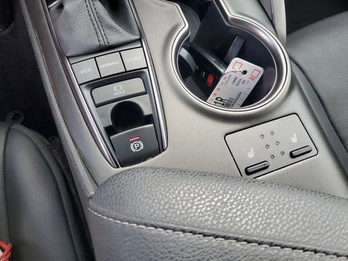 Used 2024 Toyota Camry XSE image 13