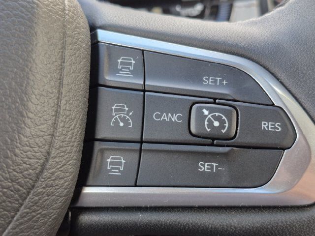 Used 2025 Jeep Compass Limited AWD/4WD image 12