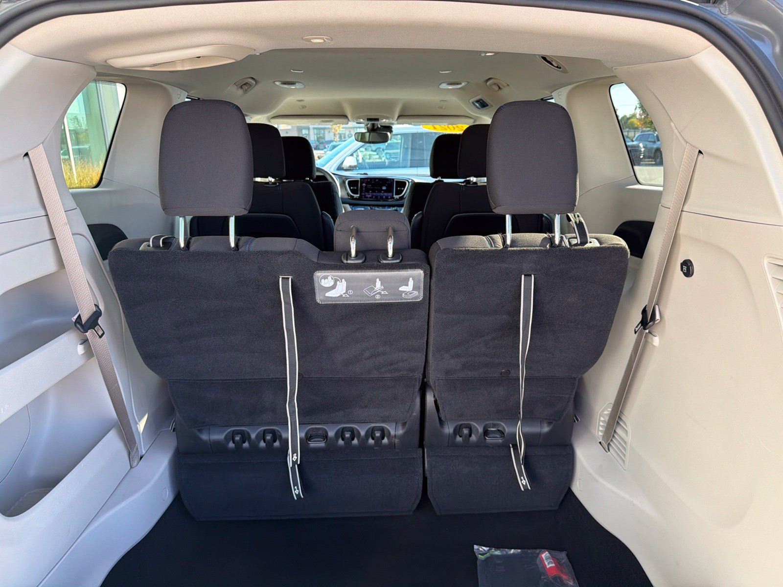 Used 2021 Chrysler Pacifica Touring w/ Cold Weather Group FWD image 43
