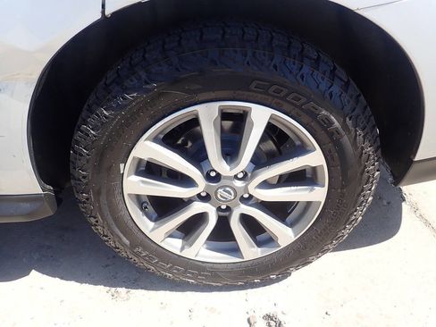 Used 2013 Nissan Pathfinder SL w/ Trailer Tow Pkg AWD/4WD image 17