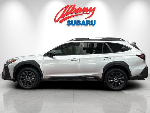 Used 2025 Subaru Outback Onyx Edition AWD/4WD image 8