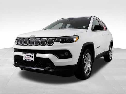 Used 2022 Jeep Compass Latitude AWD/4WD image 4