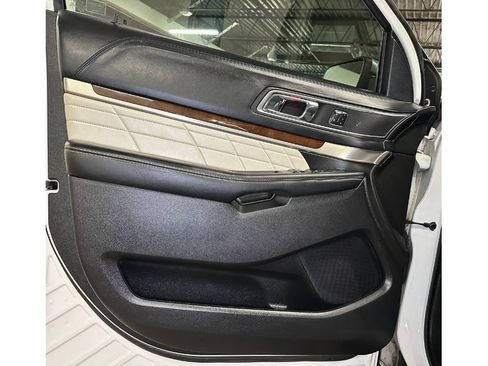 Used 2016 Ford Explorer Platinum AWD/4WD image 17
