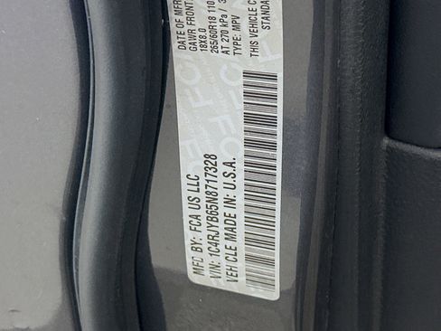 Used 2022 Jeep Grand Cherokee Limited 4xe image 12