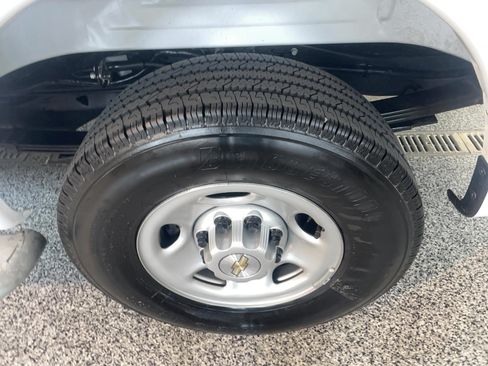 Used 2025 Chevrolet Express 2500 w/ Driver Convenience Package RWD image 5