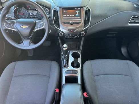 Used 2017 Chevrolet Cruze LT w/ Convenience Package FWD image 13