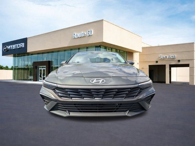 Certified 2025 Hyundai Elantra Hybrid FWD image 9