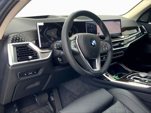 Used 2026 BMW X7 xDrive40i AWD/4WD image 17