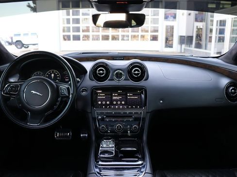 Used 2019 Jaguar XJ L Portfolio image 13