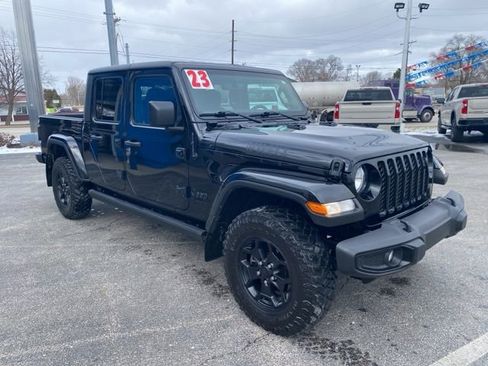 Used 2023 Jeep Gladiator Willys image 7