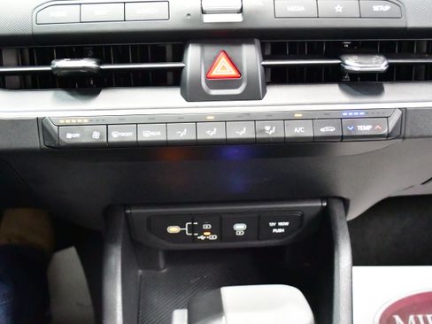 Used 2025 Kia K4 FWD image 25