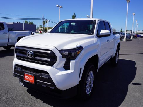 New 2026 Toyota Tacoma SR5 image 8