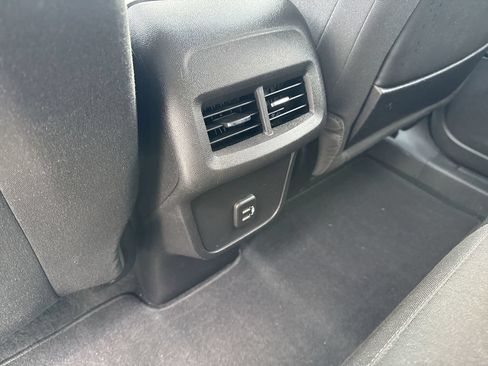 Used 2024 GMC Terrain SLE w/ Driver Convenience Package AWD/4WD image 25