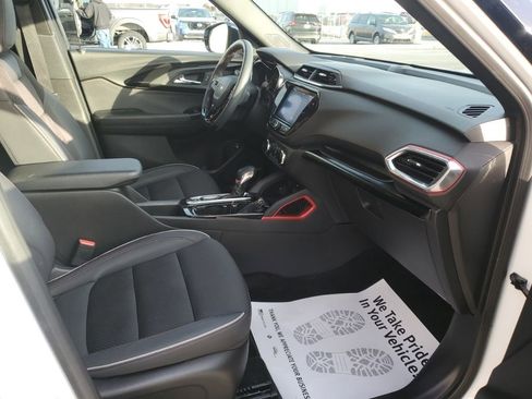 Used 2023 Chevrolet TrailBlazer RS w/ Sun and Liftgate Package image 33