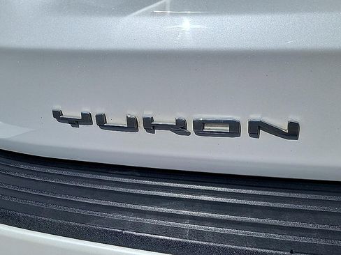 Used 2023 GMC Yukon XL Denali w/ LPO, Floor Liner Package AWD/4WD image 33